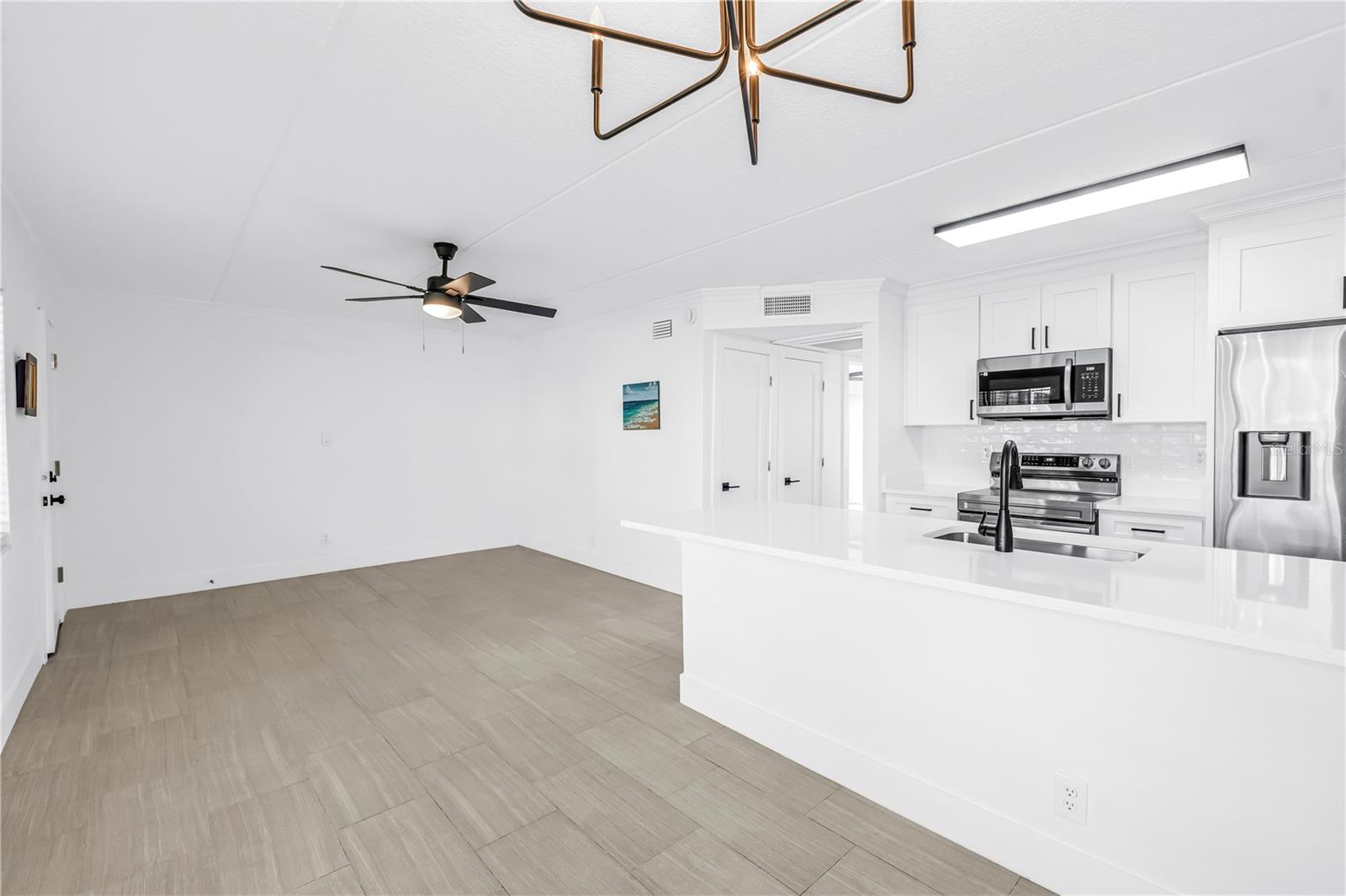 10375 PARADISE BLVD #51, TREASURE ISLAND, FL, 33706