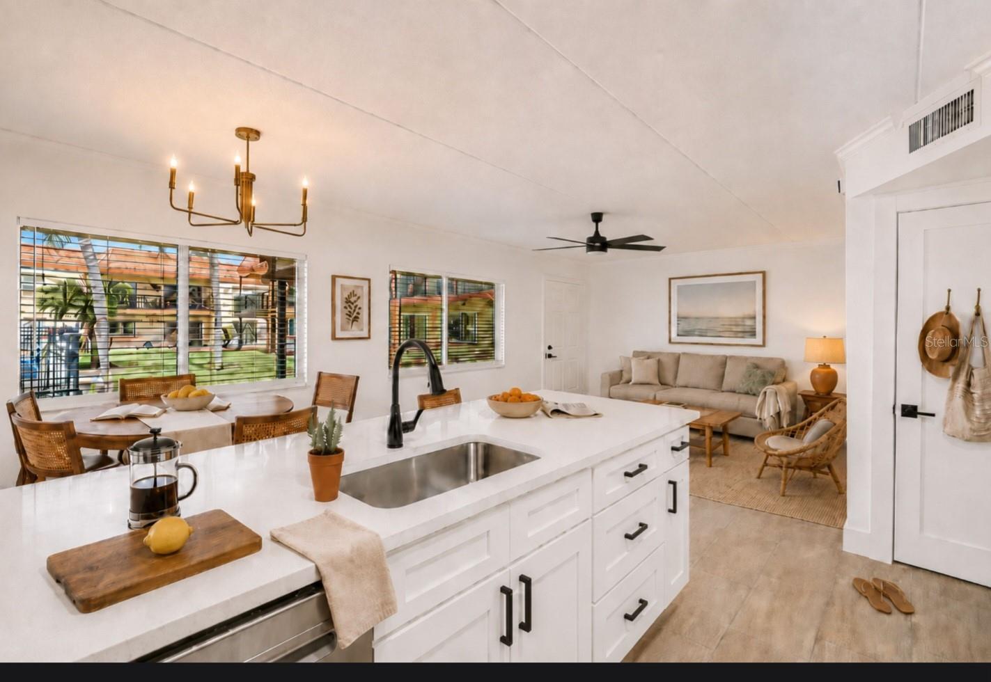 10375 PARADISE BLVD #51, TREASURE ISLAND, FL, 33706