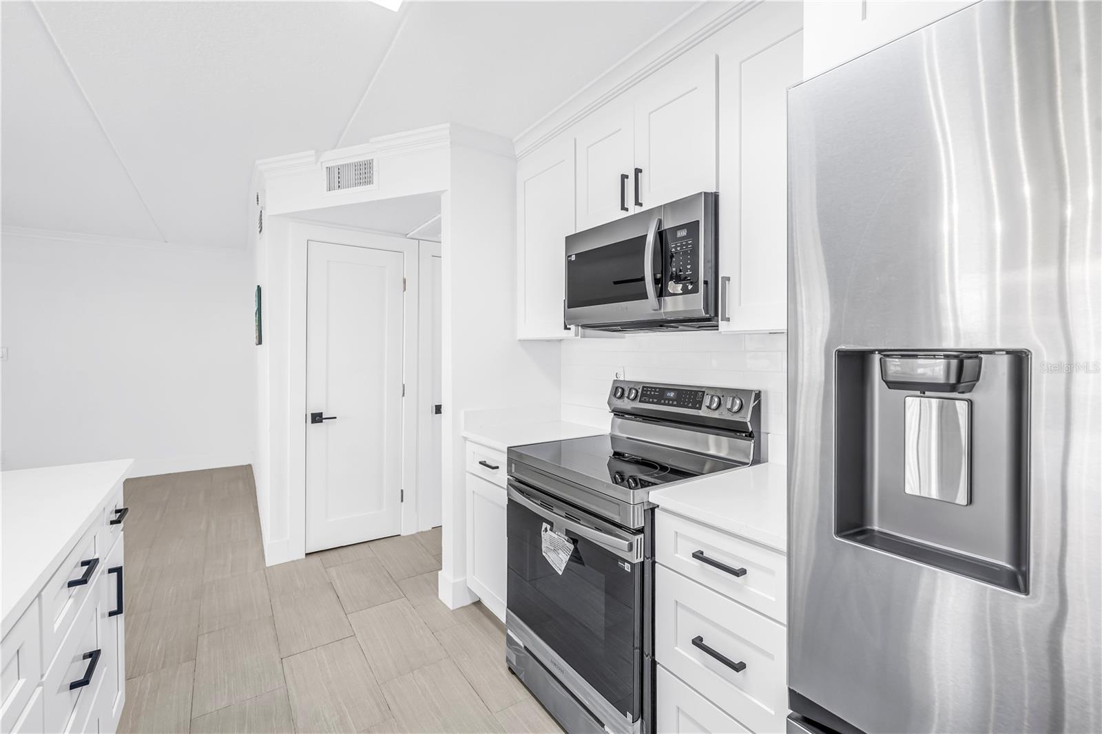 10375 PARADISE BLVD #51, TREASURE ISLAND, FL, 33706