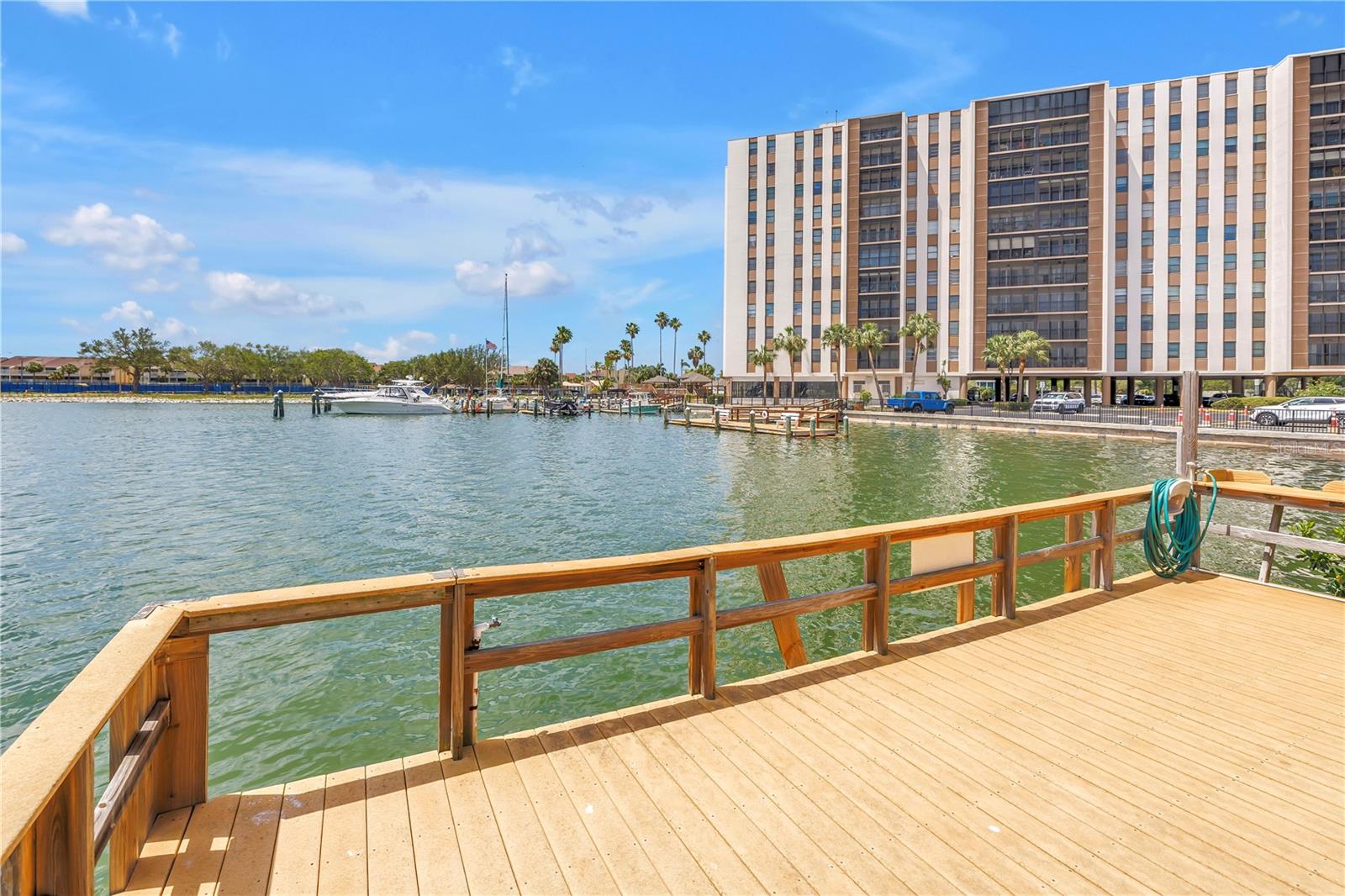 10375 PARADISE BLVD #51, TREASURE ISLAND, FL, 33706