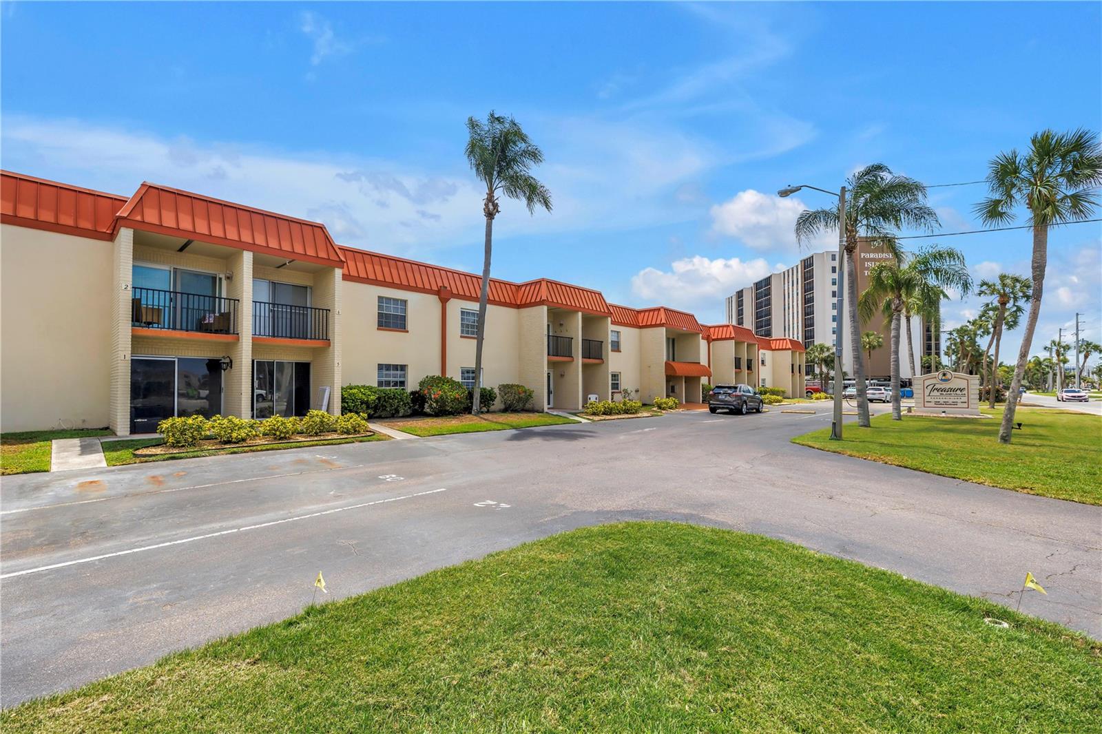 10375 PARADISE BLVD #51, TREASURE ISLAND, FL, 33706
