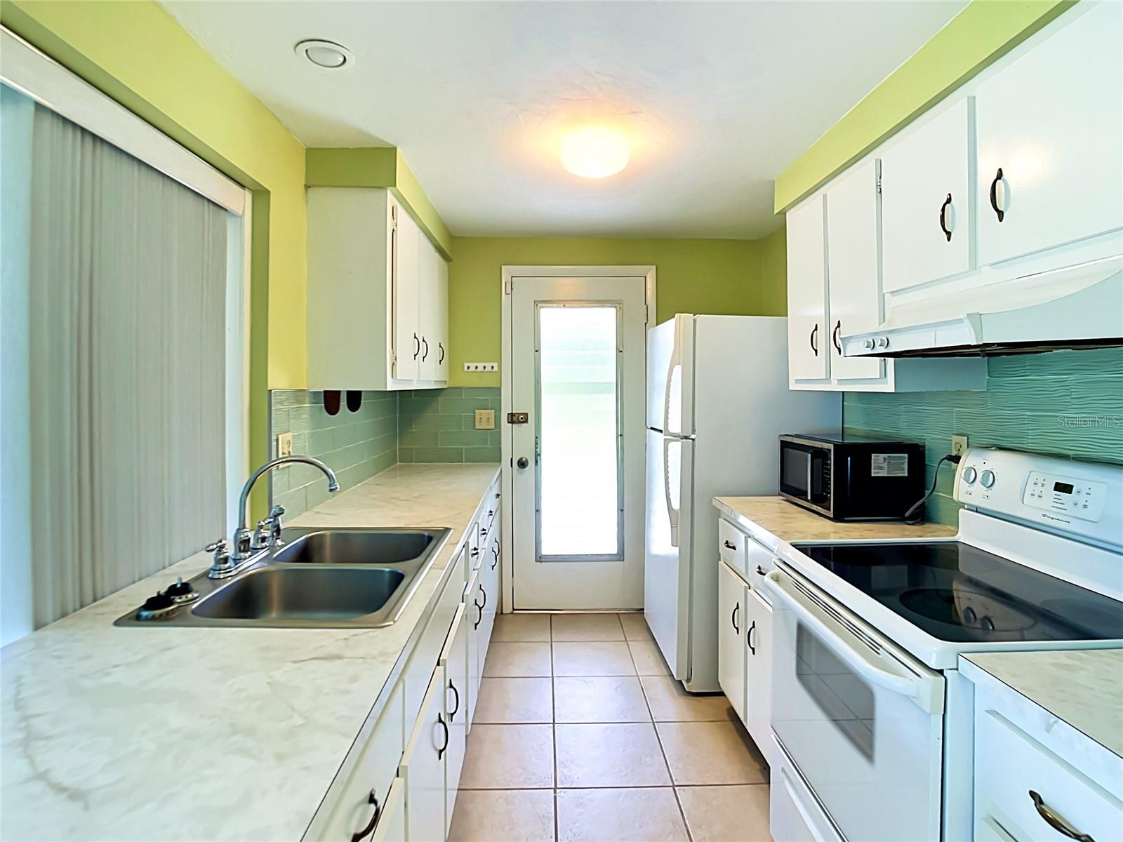 2538 AUBURN BLVD, PORT CHARLOTTE, FL, 33948