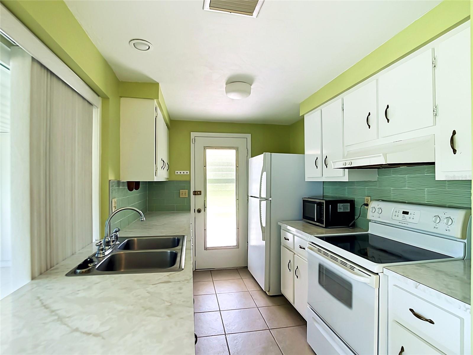 2538 AUBURN BLVD, PORT CHARLOTTE, FL, 33948