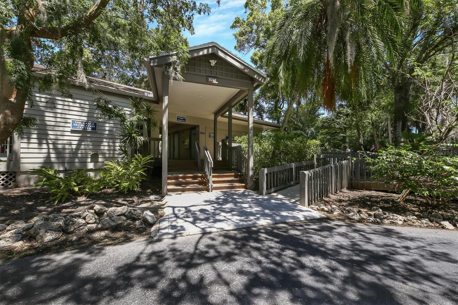 4734 E TRAILS DR, SARASOTA, FL, 34232