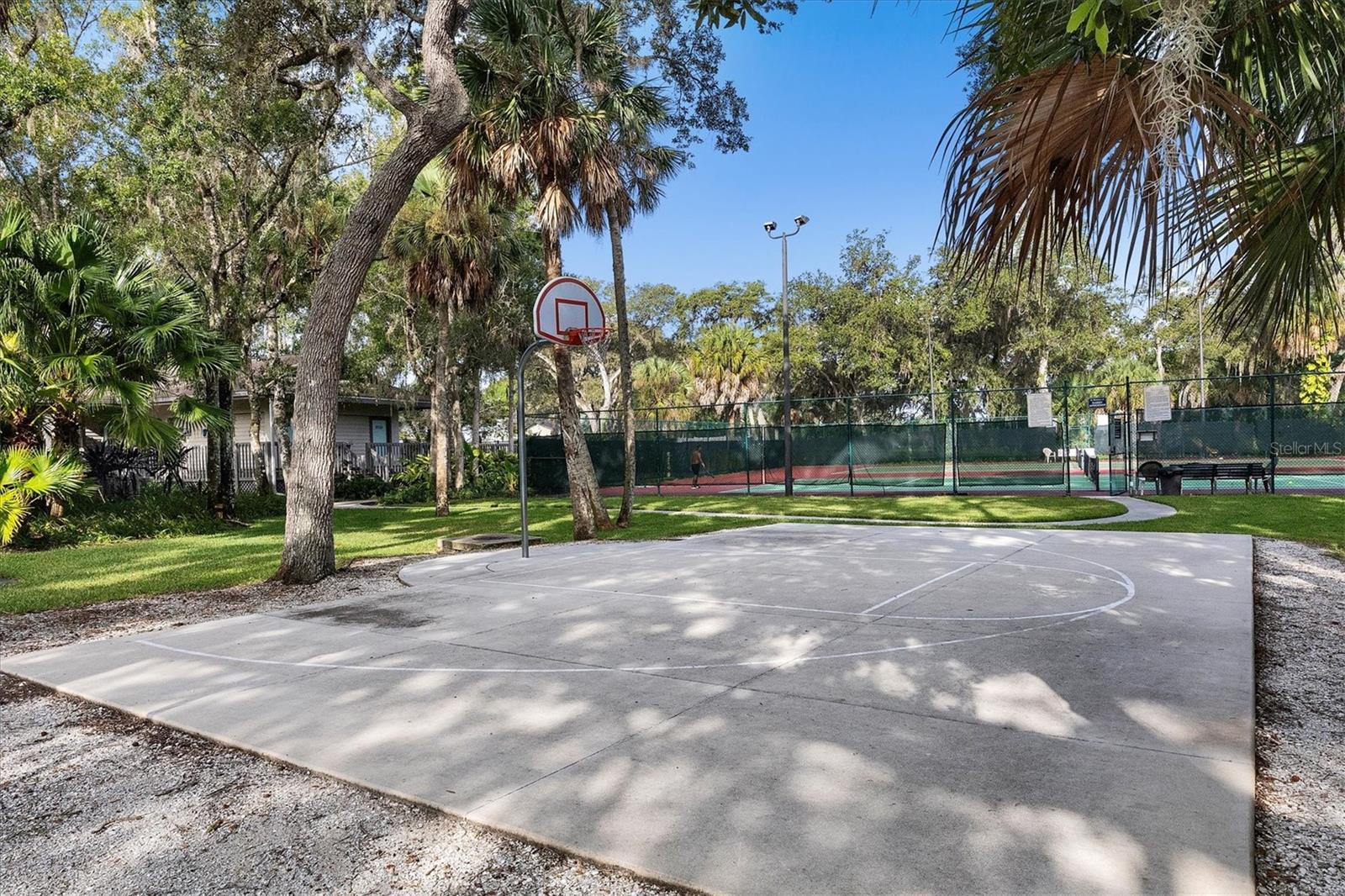 4734 E TRAILS DR, SARASOTA, FL, 34232