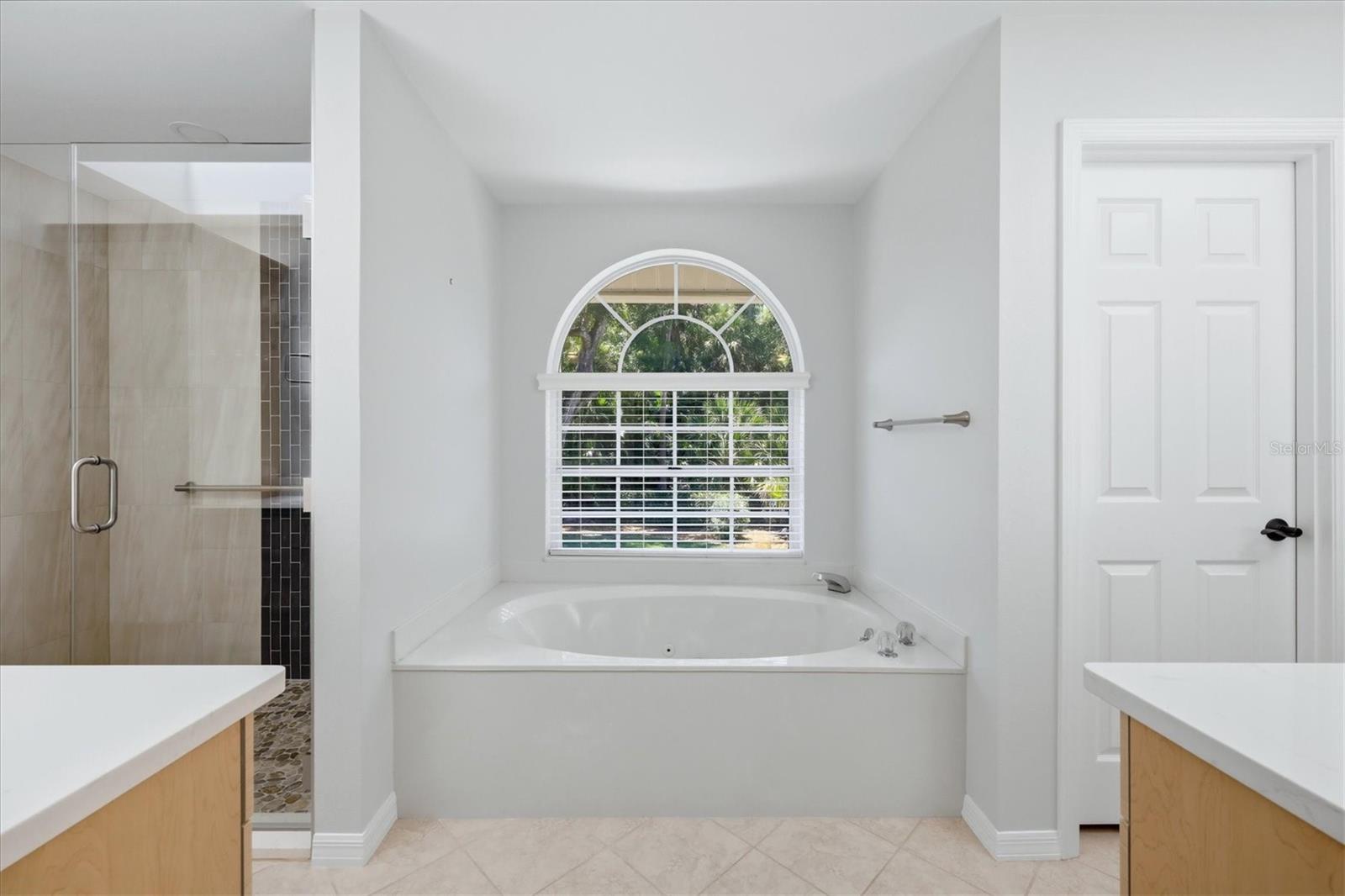 4734 E TRAILS DR, SARASOTA, FL, 34232
