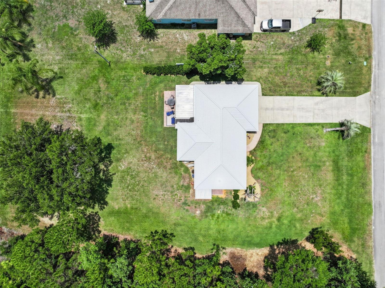 7651 LIMONIA DR, INDIAN LAKE ESTATES, FL, 33855