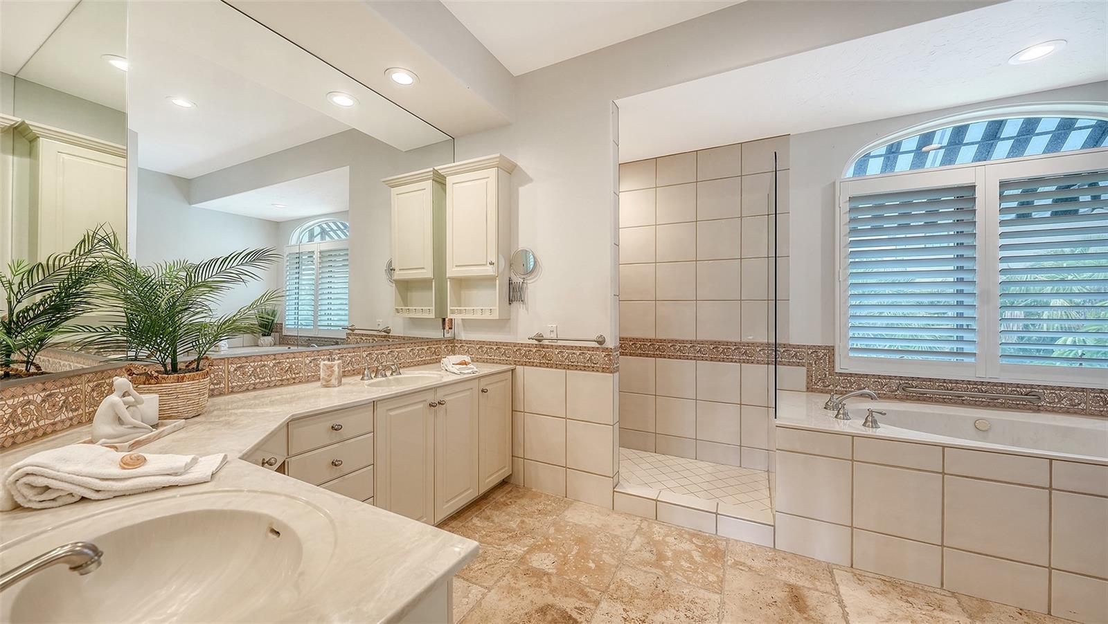 1023 TOCOBAGA LN, SARASOTA, FL, 34236