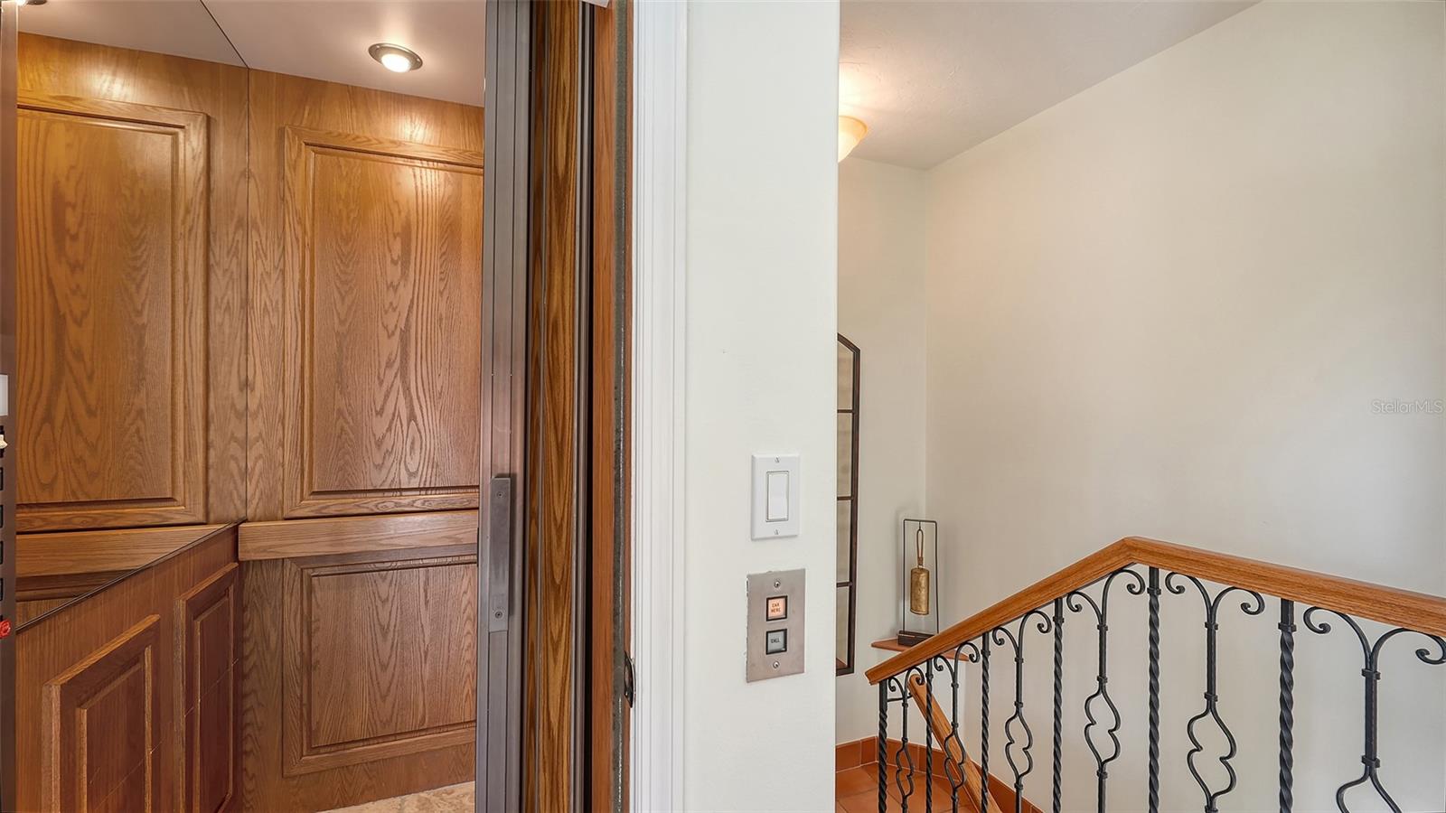 1023 TOCOBAGA LN, SARASOTA, FL, 34236