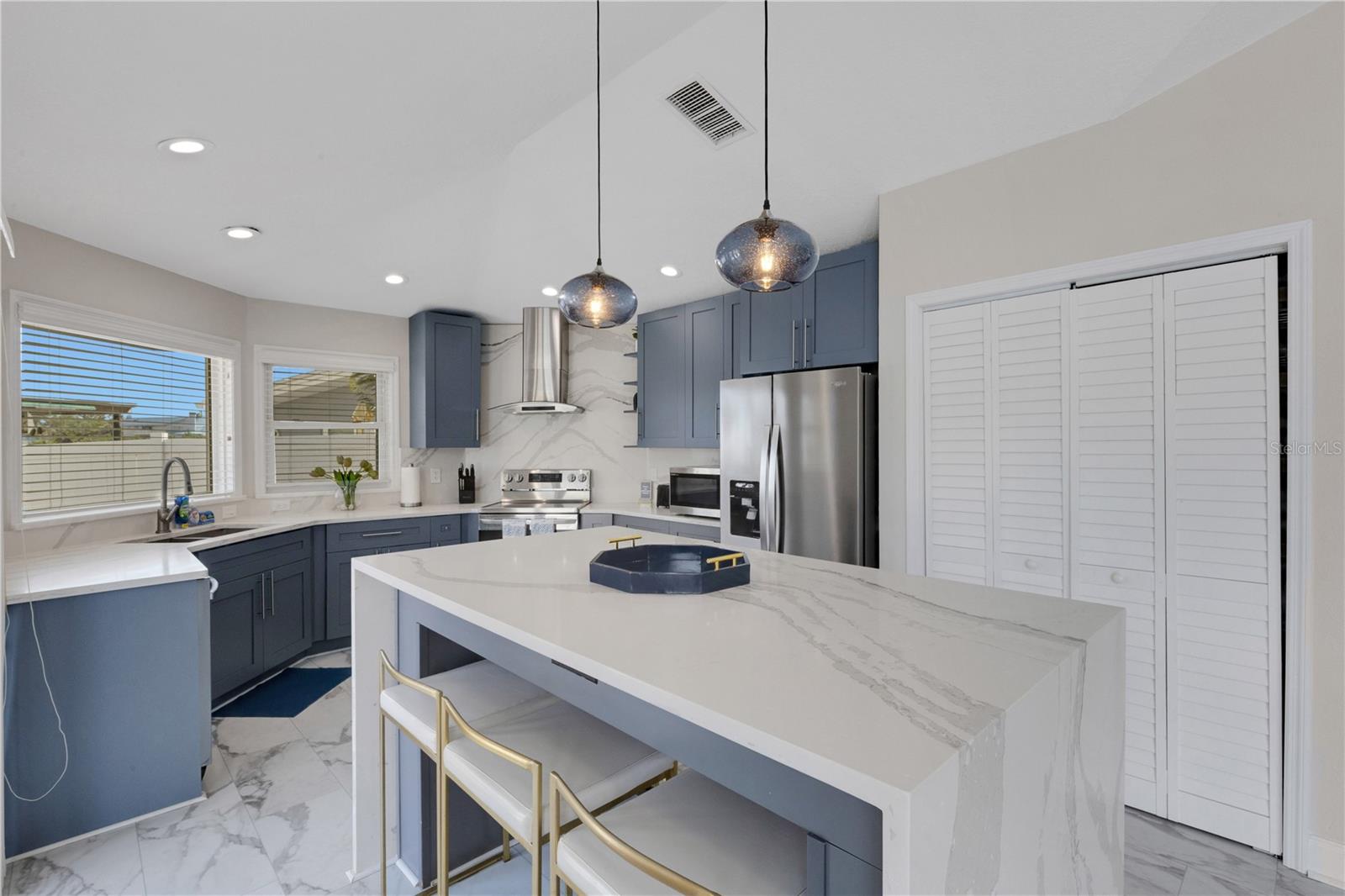 4124 HARBOR CIR S, LARGO, FL, 33770