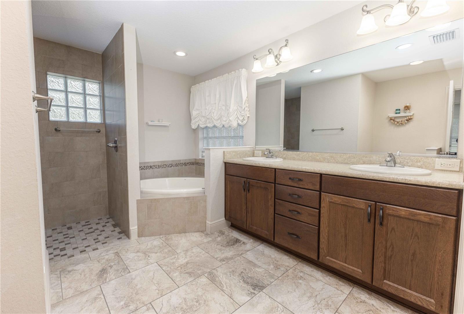 2057 E C 462, WILDWOOD, FL, 34785