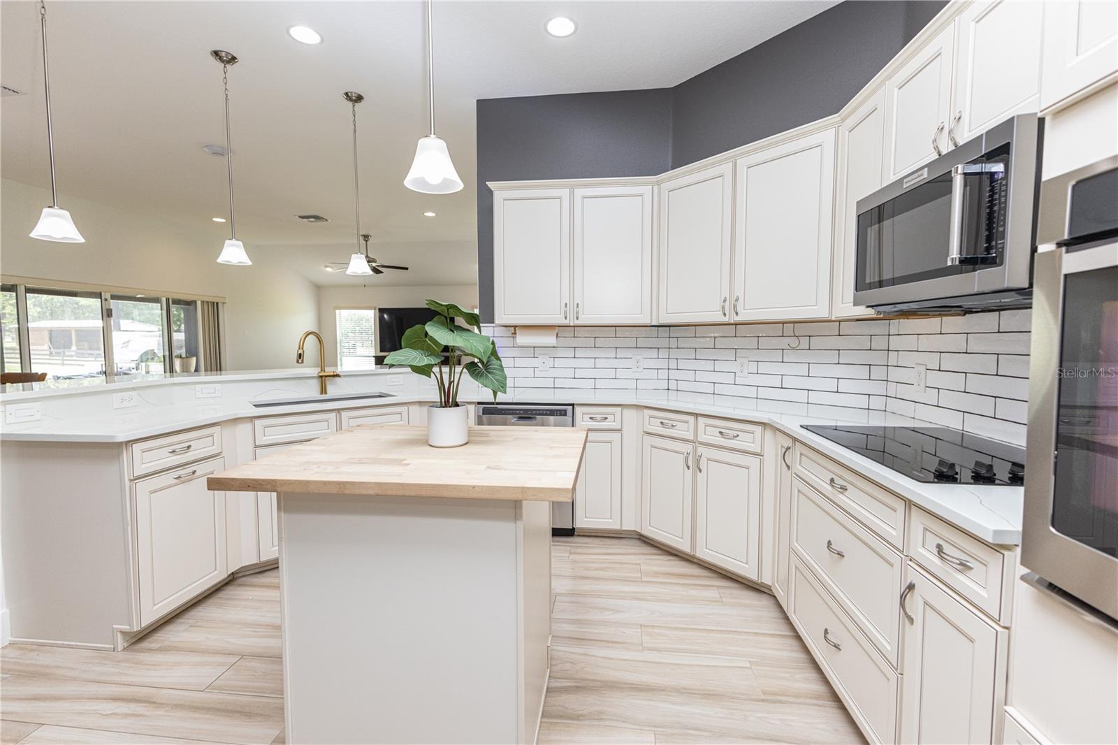 2057 E C 462, WILDWOOD, FL, 34785