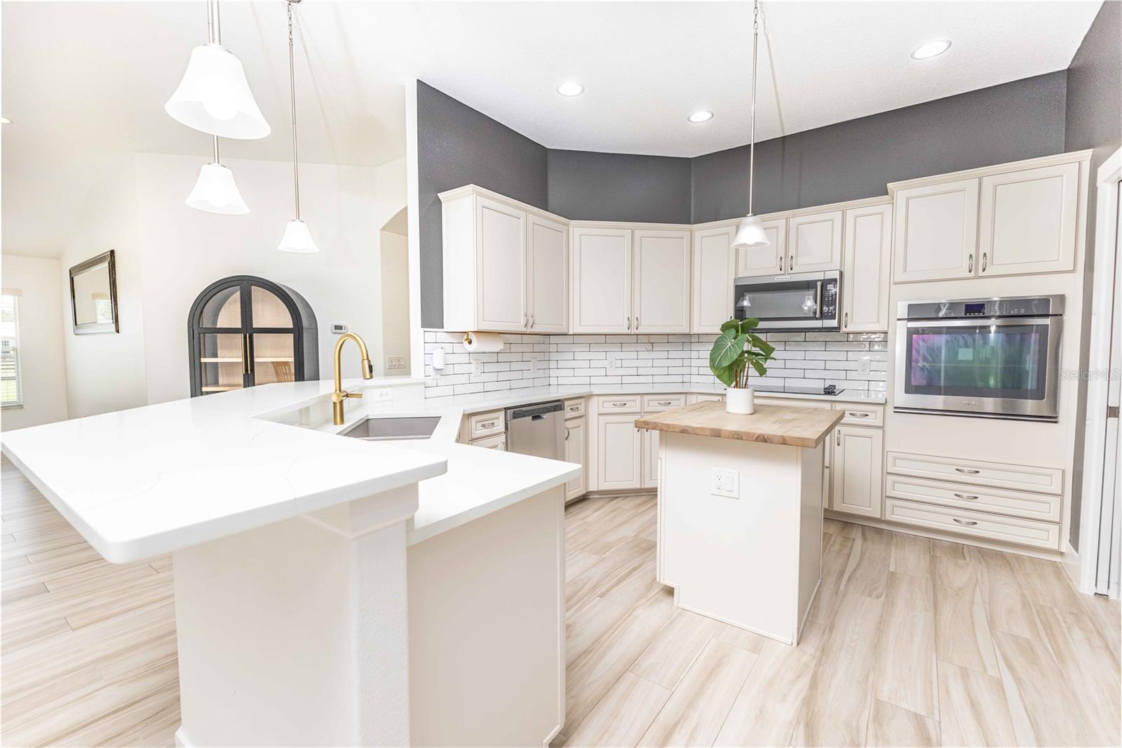2057 E C 462, WILDWOOD, FL, 34785