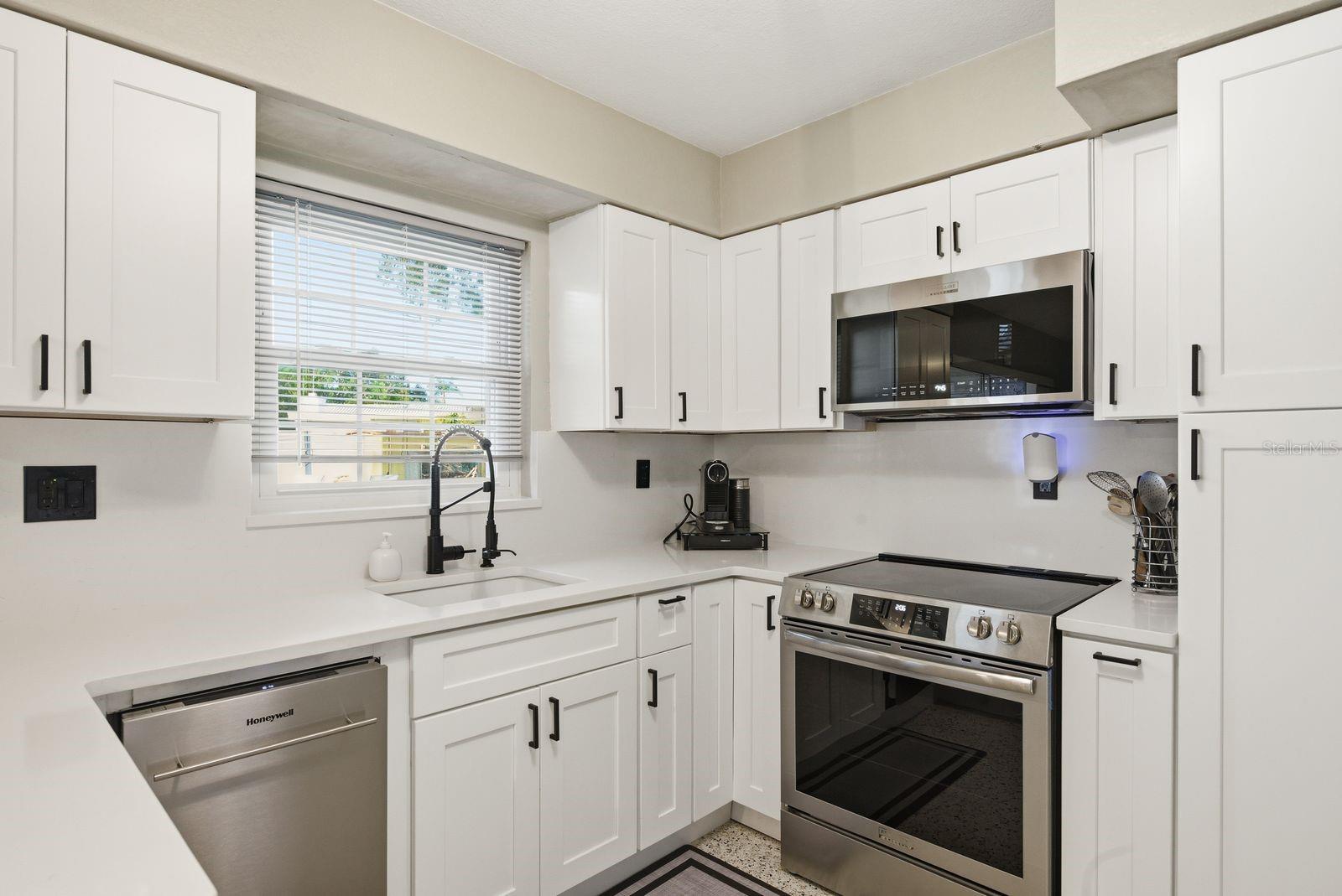 5648 33RD AVE N, ST PETERSBURG, FL, 33710