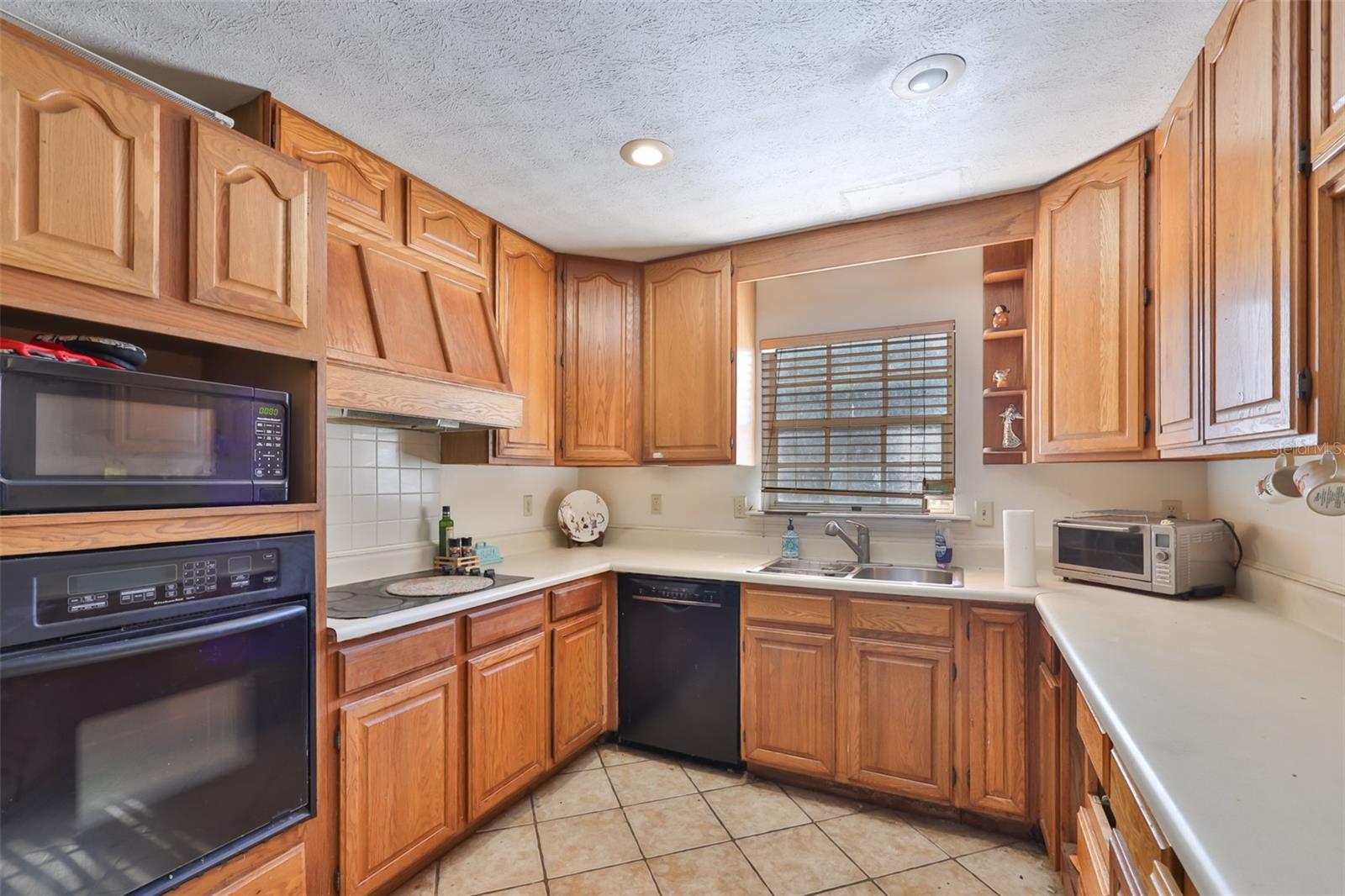 2710 LEWIS RD, DOVER, FL, 33527
