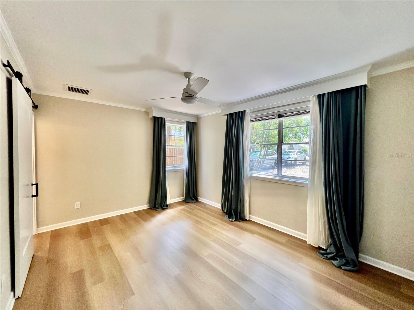 1208 E HANNA AVE, TAMPA, FL, 33604