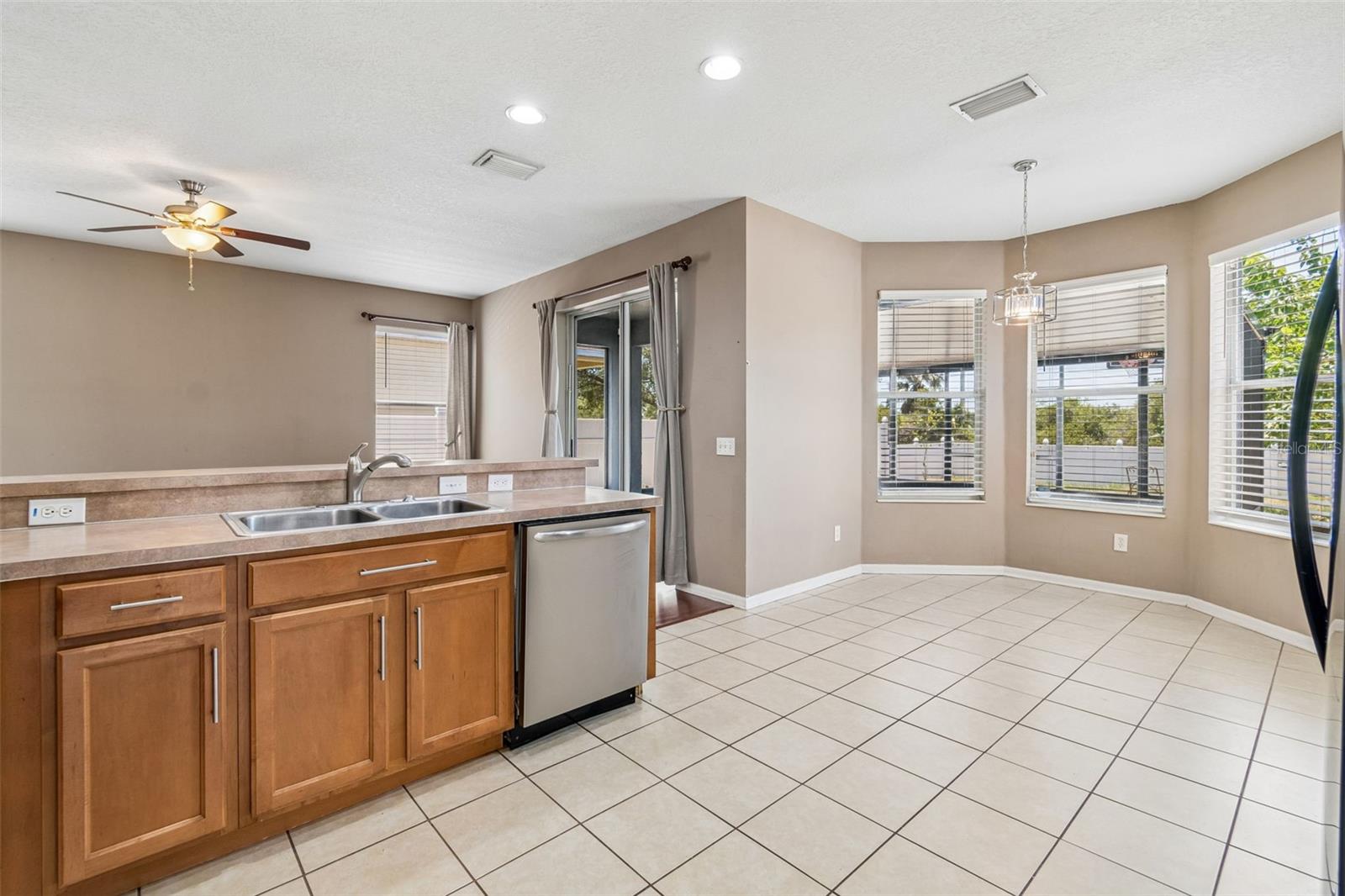 8718 SANDY PLAINS DR, RIVERVIEW, FL, 33578