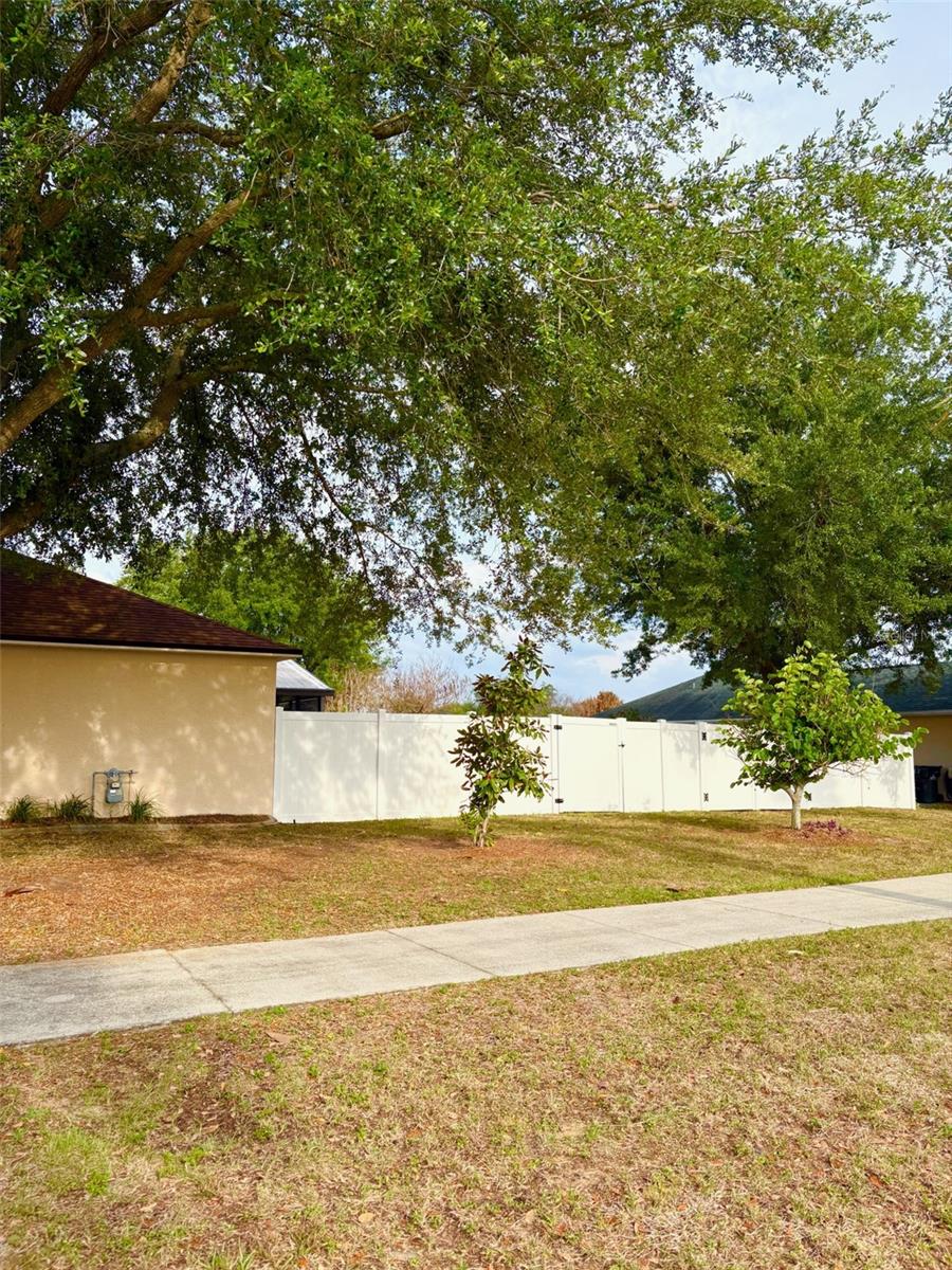 1601 SILHOUETTE DR, CLERMONT, FL, 34711