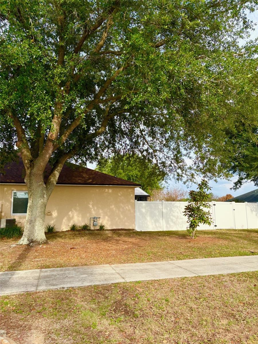 1601 SILHOUETTE DR, CLERMONT, FL, 34711