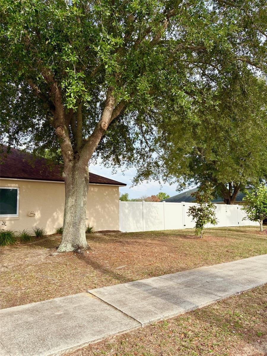 1601 SILHOUETTE DR, CLERMONT, FL, 34711