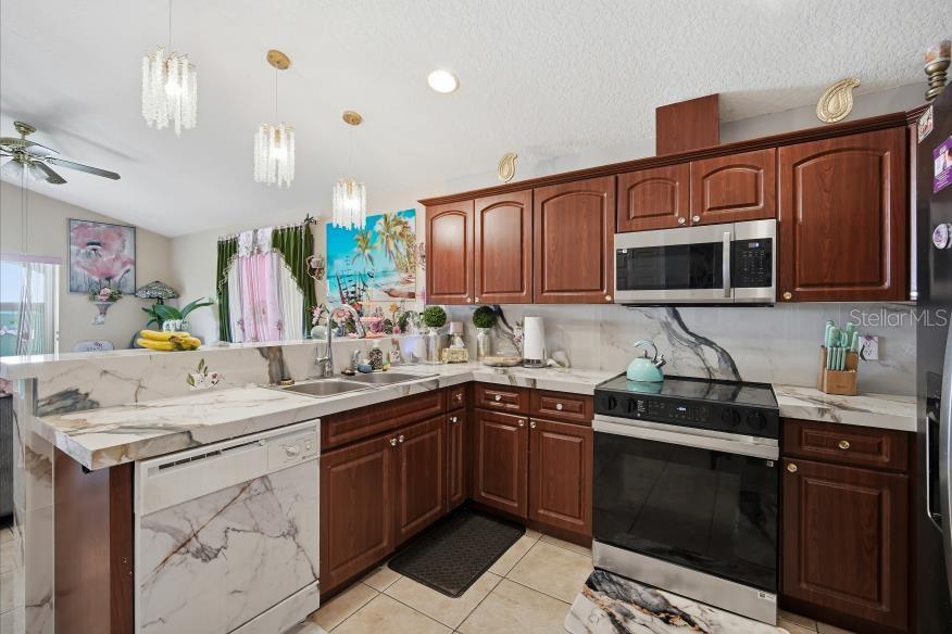 3005 W CHESTNUT ST, TAMPA, FL, 33607
