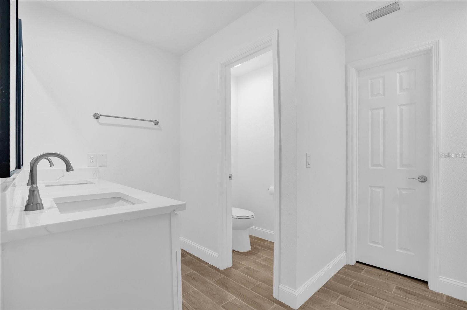 300 CHEROKEE AVE, ORANGE CITY, FL, 32763