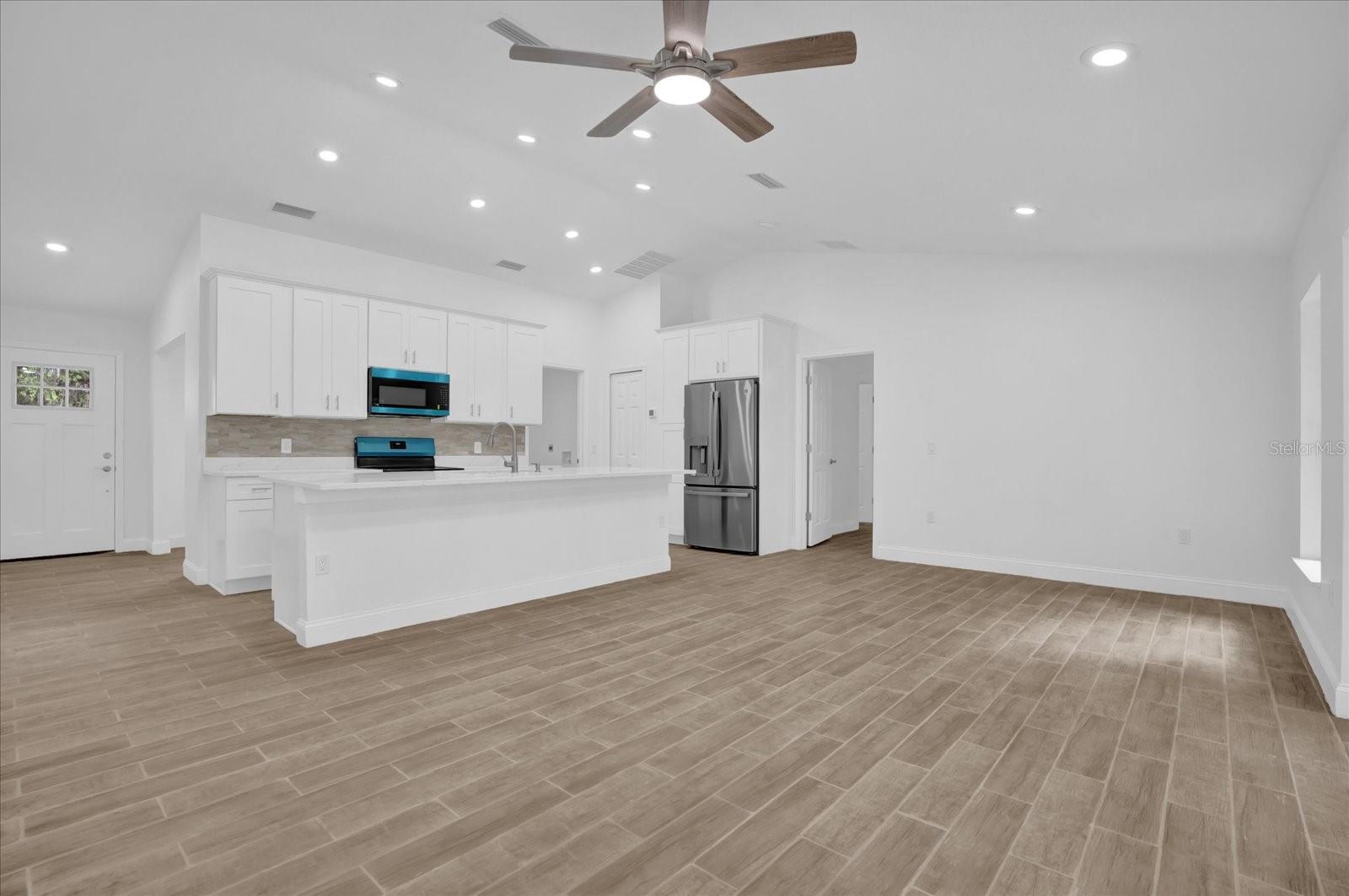 300 CHEROKEE AVE, ORANGE CITY, FL, 32763