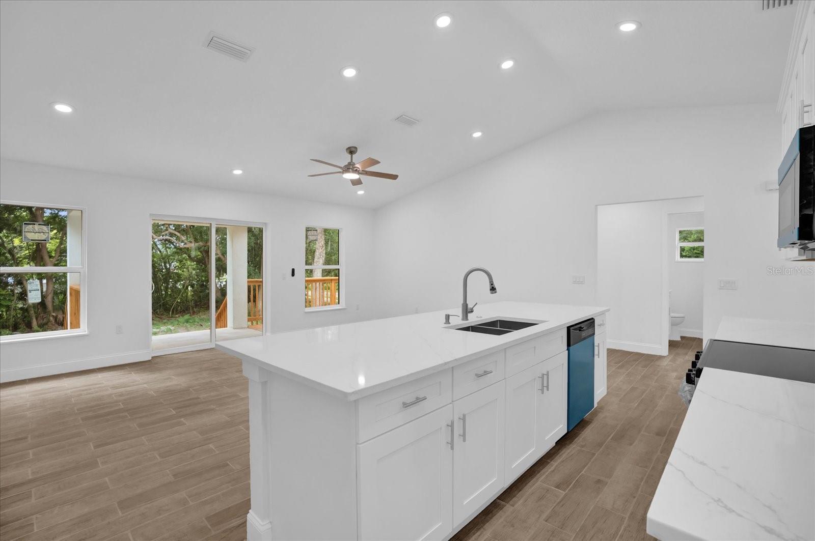 300 CHEROKEE AVE, ORANGE CITY, FL, 32763