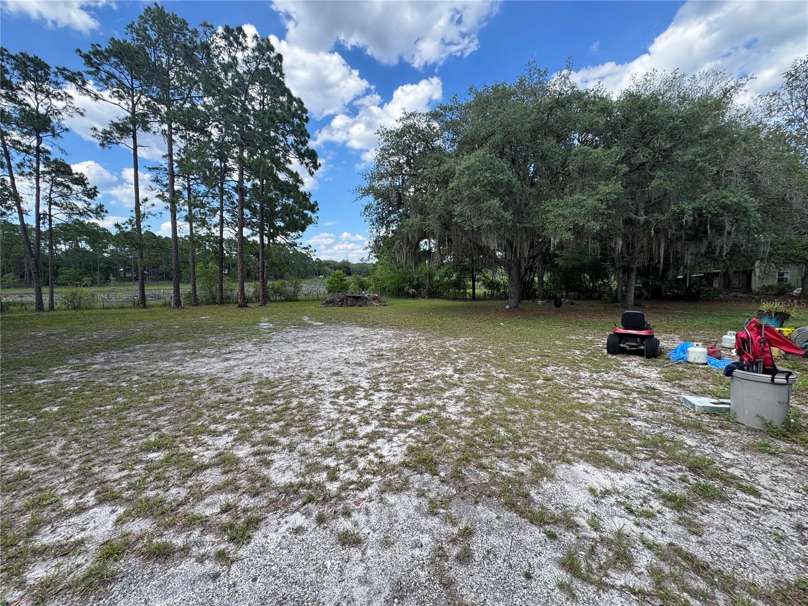 31601 SPRUCE DR, EUSTIS, FL, 32736