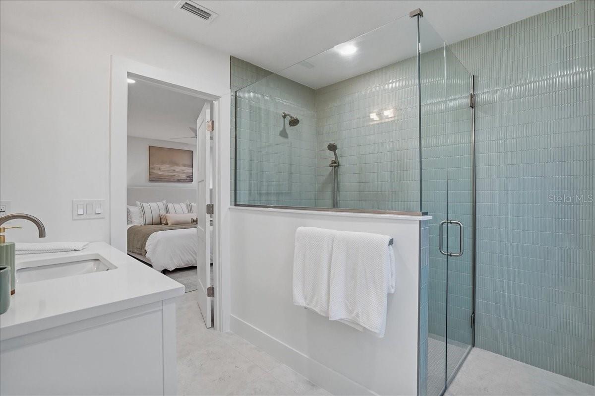 618 GLADSTONE LN, HOLMES BEACH, FL, 34217