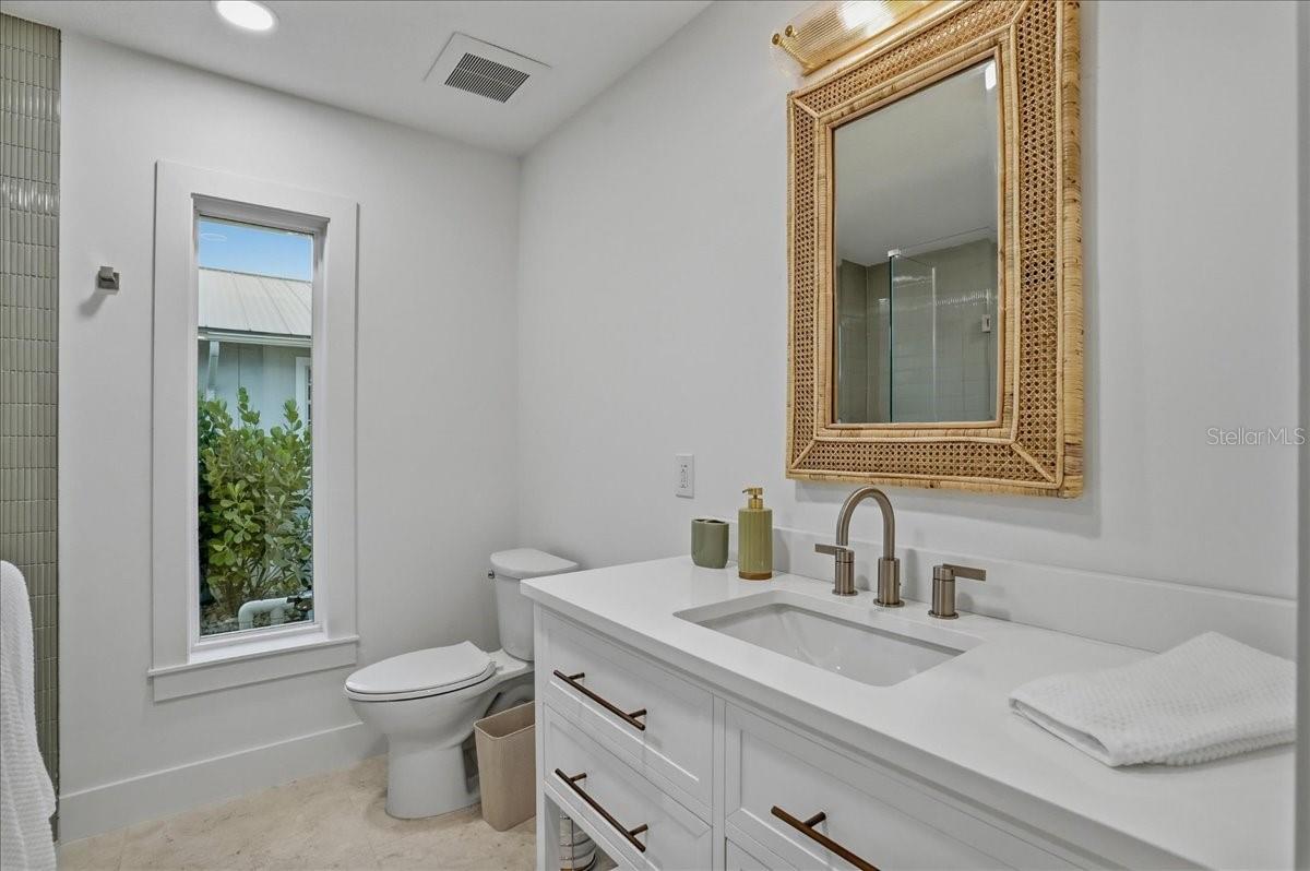618 GLADSTONE LN, HOLMES BEACH, FL, 34217
