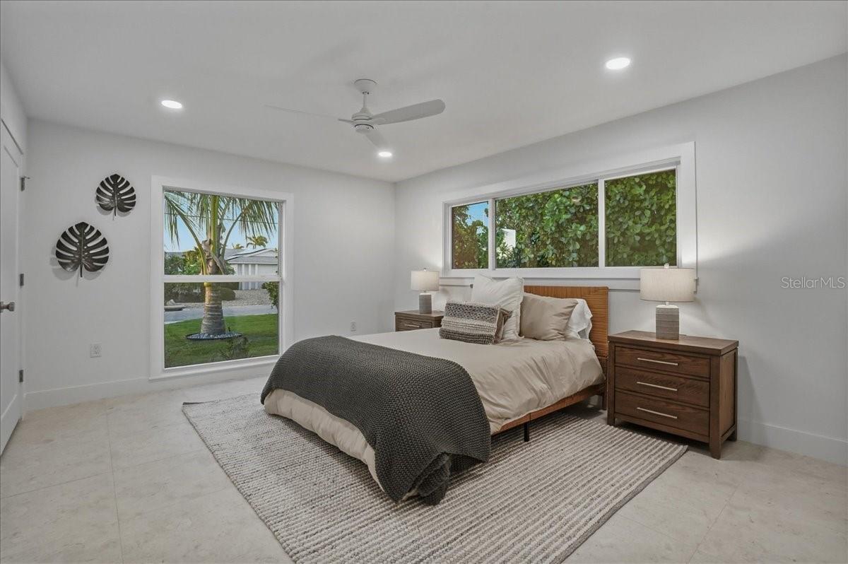 618 GLADSTONE LN, HOLMES BEACH, FL, 34217