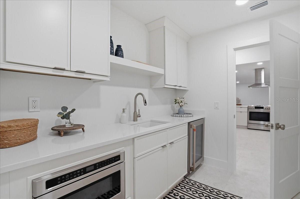 618 GLADSTONE LN, HOLMES BEACH, FL, 34217