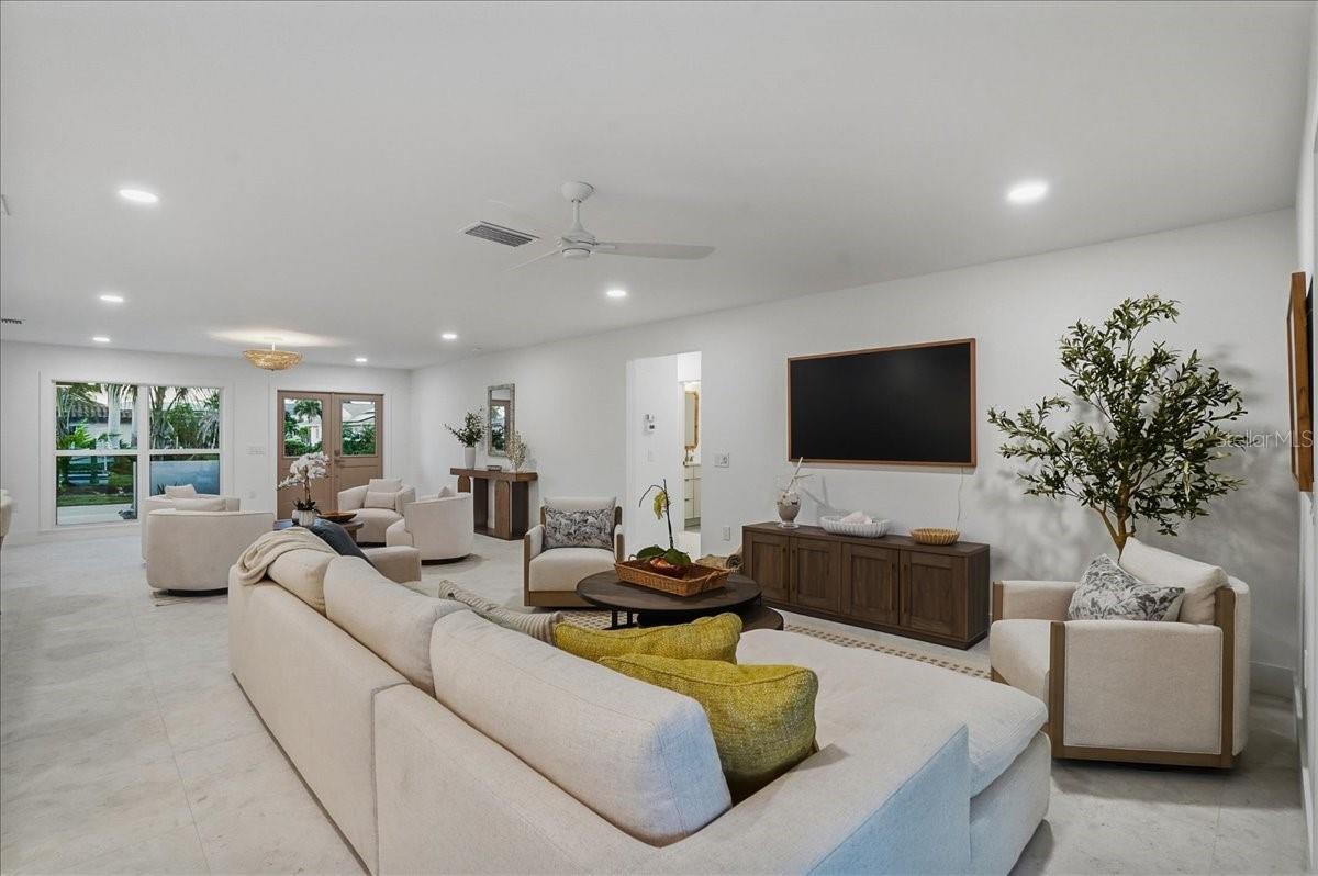 618 GLADSTONE LN, HOLMES BEACH, FL, 34217