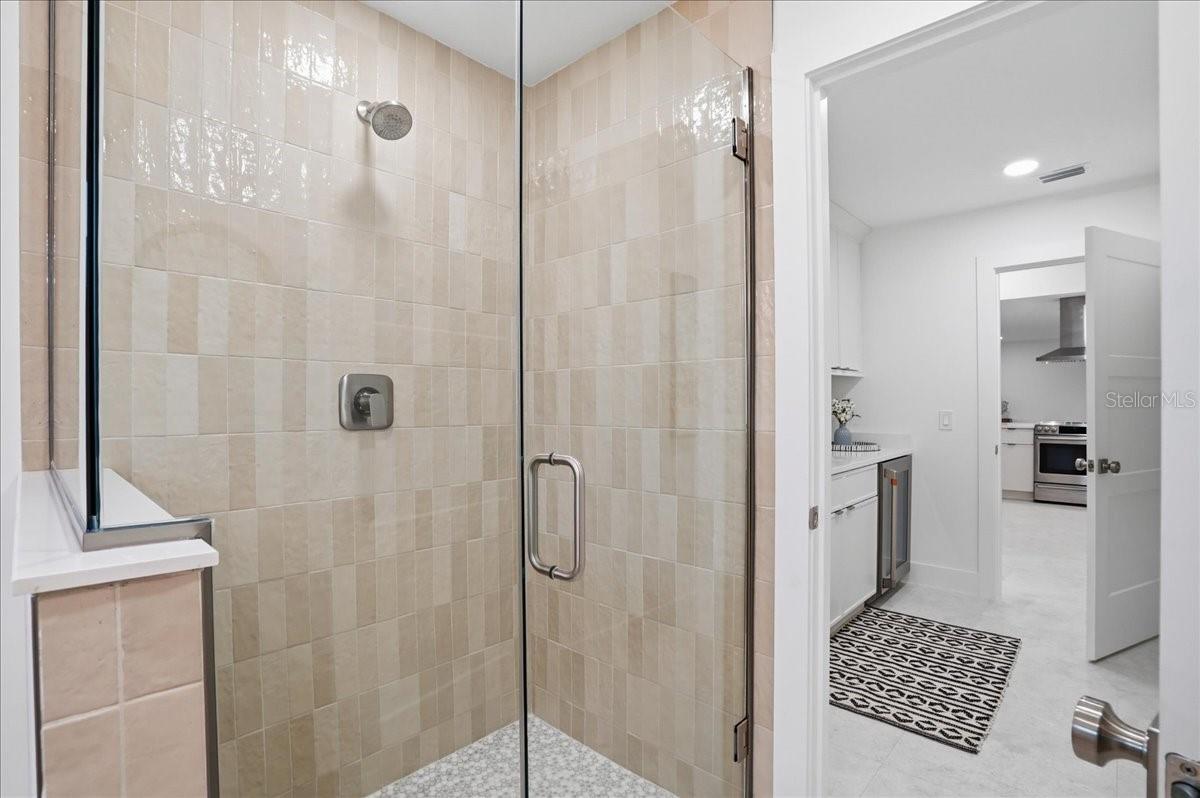 618 GLADSTONE LN, HOLMES BEACH, FL, 34217