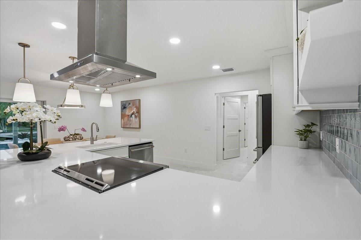 618 GLADSTONE LN, HOLMES BEACH, FL, 34217