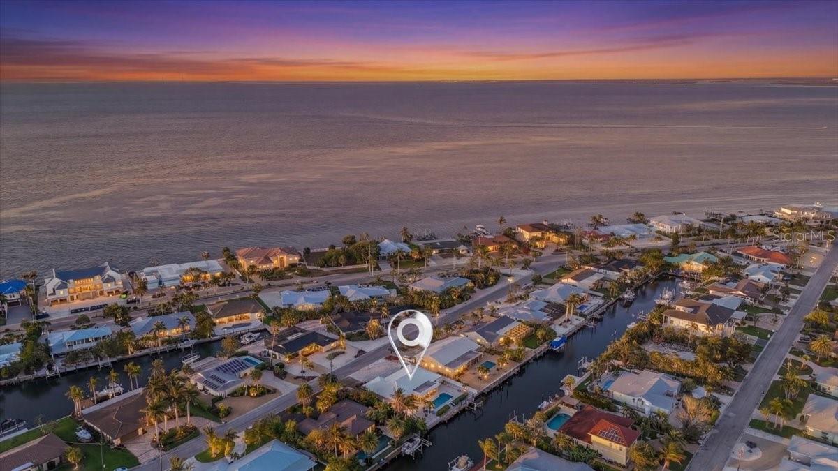 618 GLADSTONE LN, HOLMES BEACH, FL, 34217