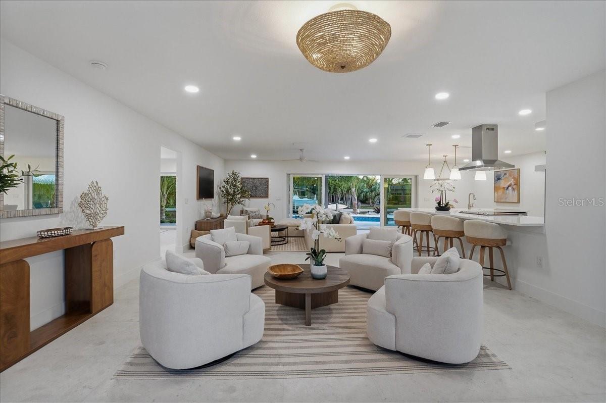 618 GLADSTONE LN, HOLMES BEACH, FL, 34217