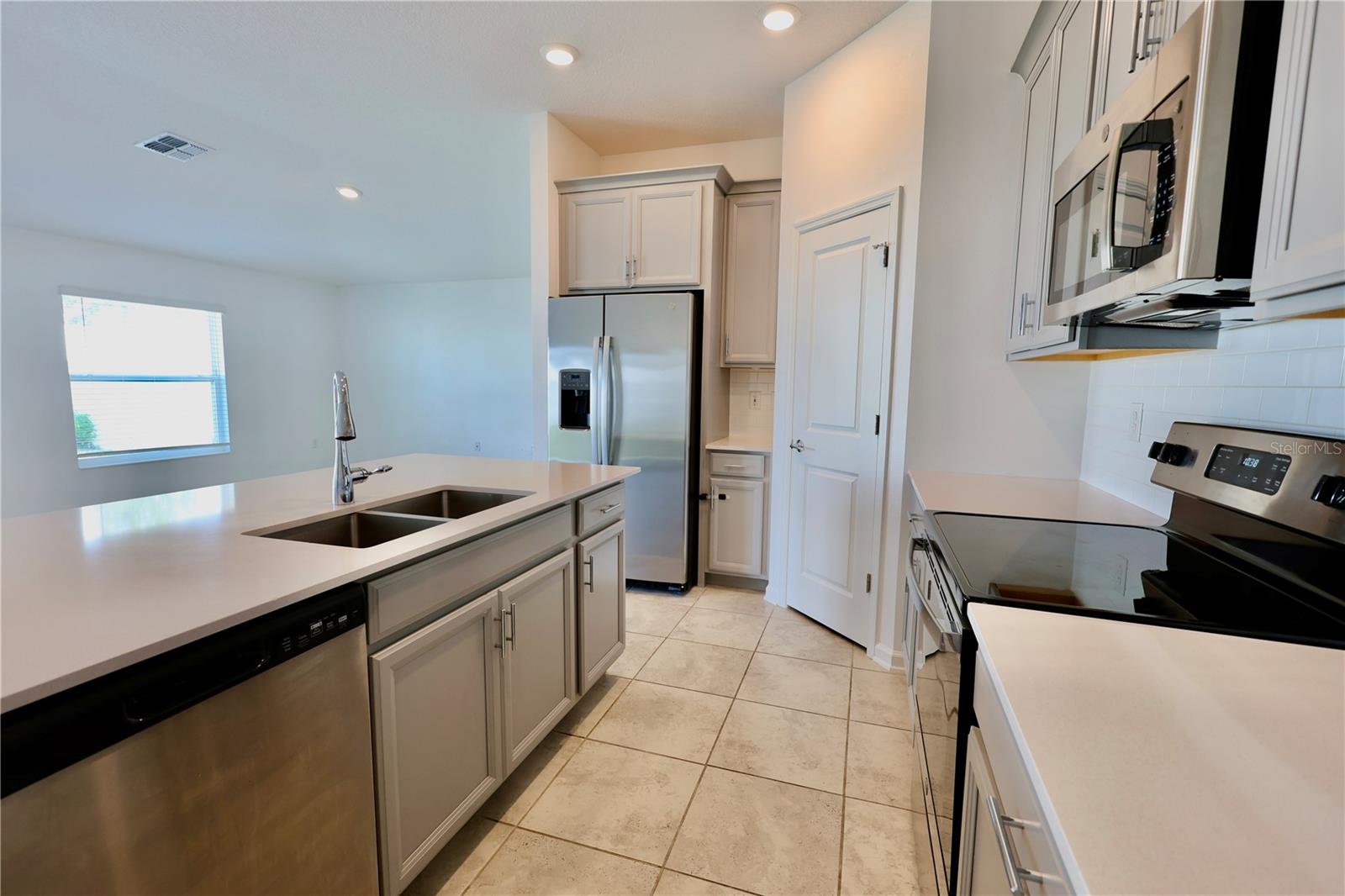 965 LAUREL VIEW WAY, GROVELAND, FL, 34736