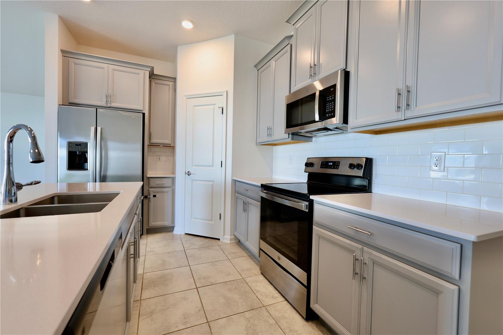 965 LAUREL VIEW WAY, GROVELAND, FL, 34736
