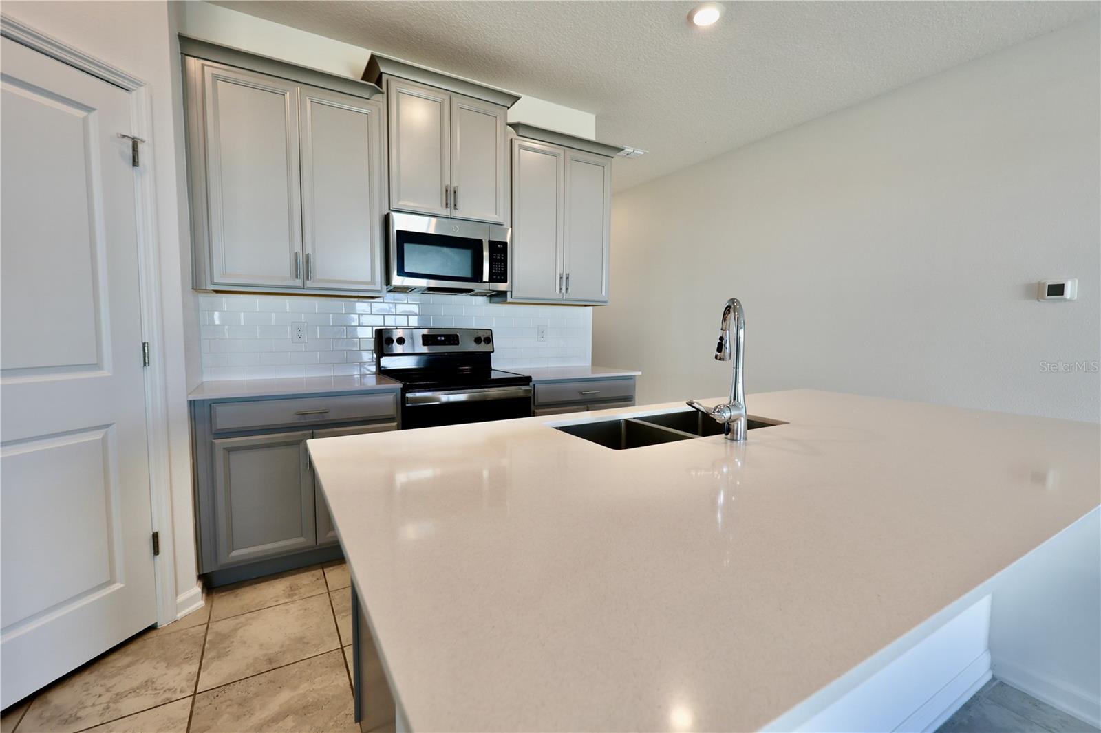 965 LAUREL VIEW WAY, GROVELAND, FL, 34736