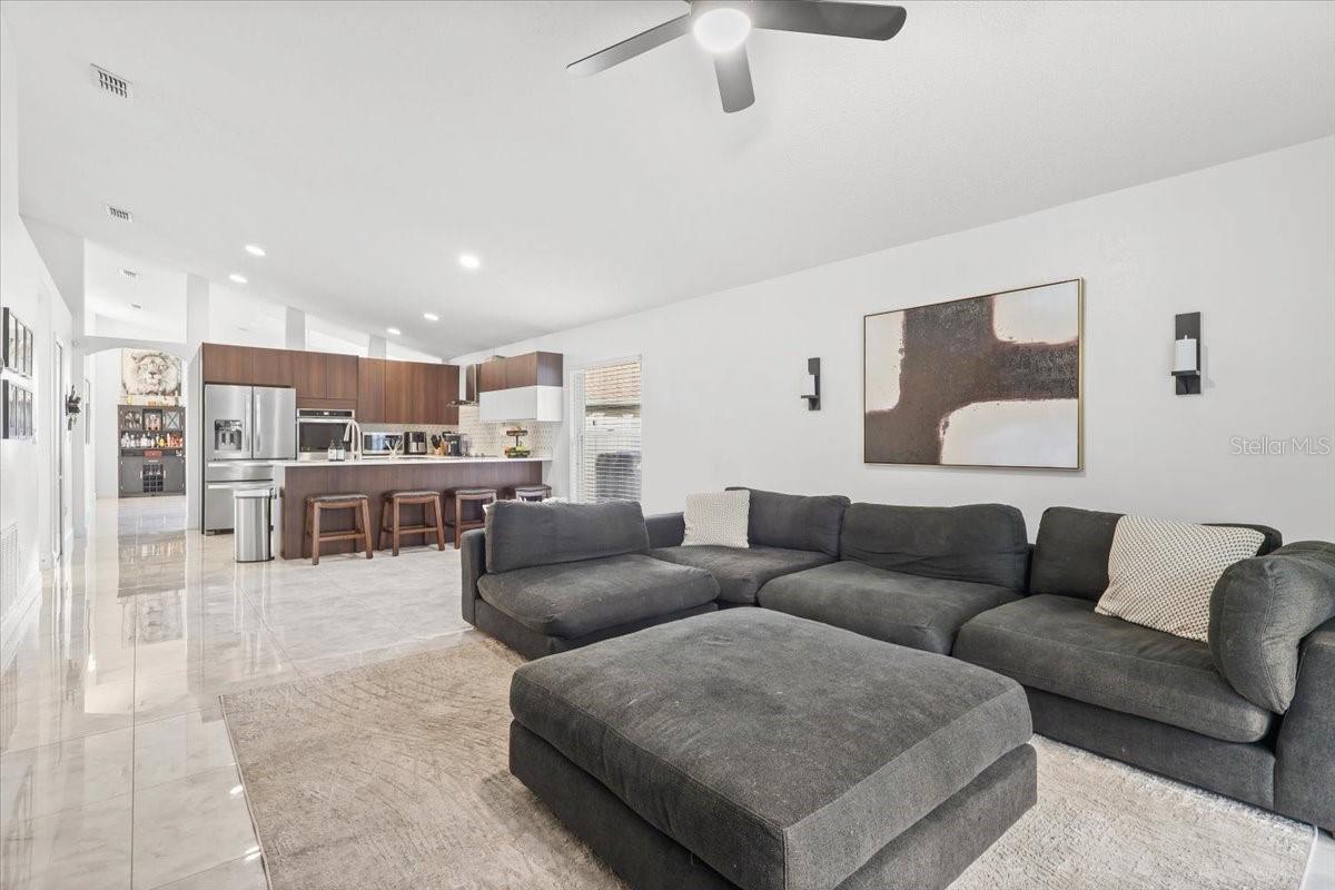 6847 BOUGANVILLEA CRESCENT DR, ORLANDO, FL, 32809