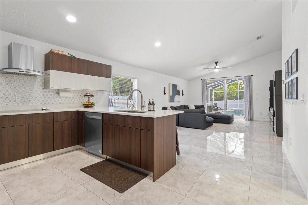 6847 BOUGANVILLEA CRESCENT DR, ORLANDO, FL, 32809
