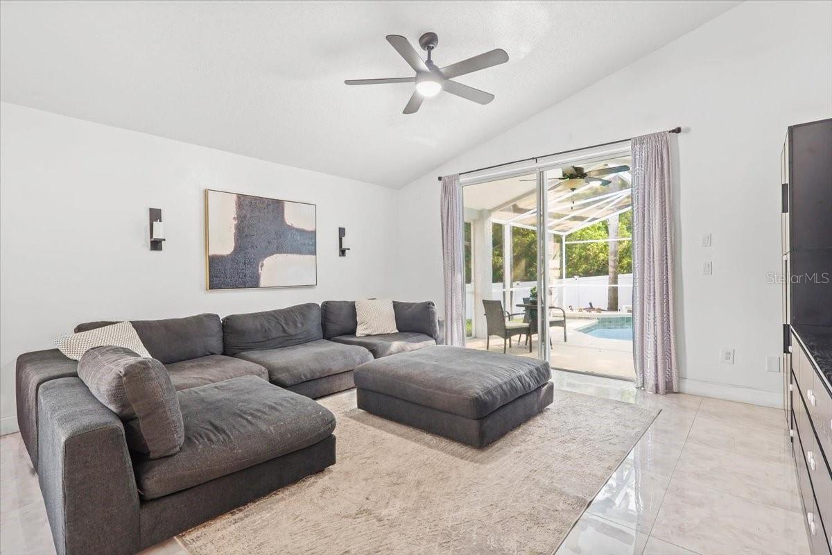 6847 BOUGANVILLEA CRESCENT DR, ORLANDO, FL, 32809