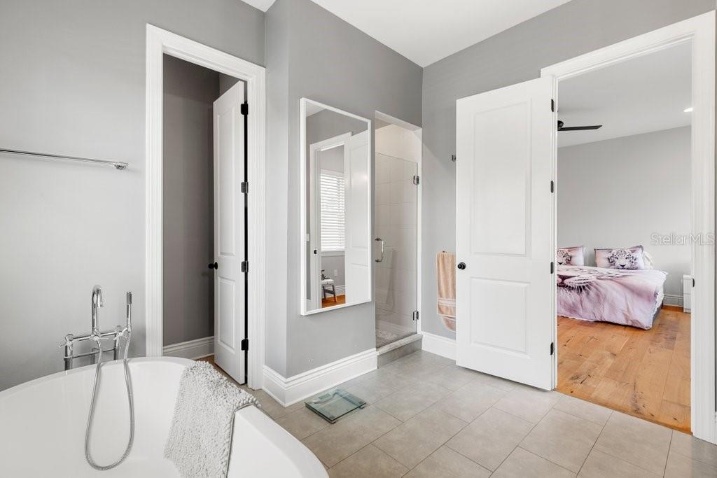 415 E DAVIS BLVD, TAMPA, FL, 33606