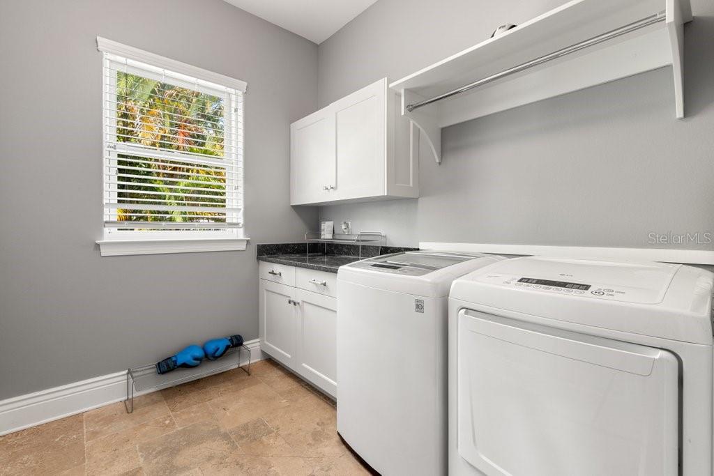 415 E DAVIS BLVD, TAMPA, FL, 33606