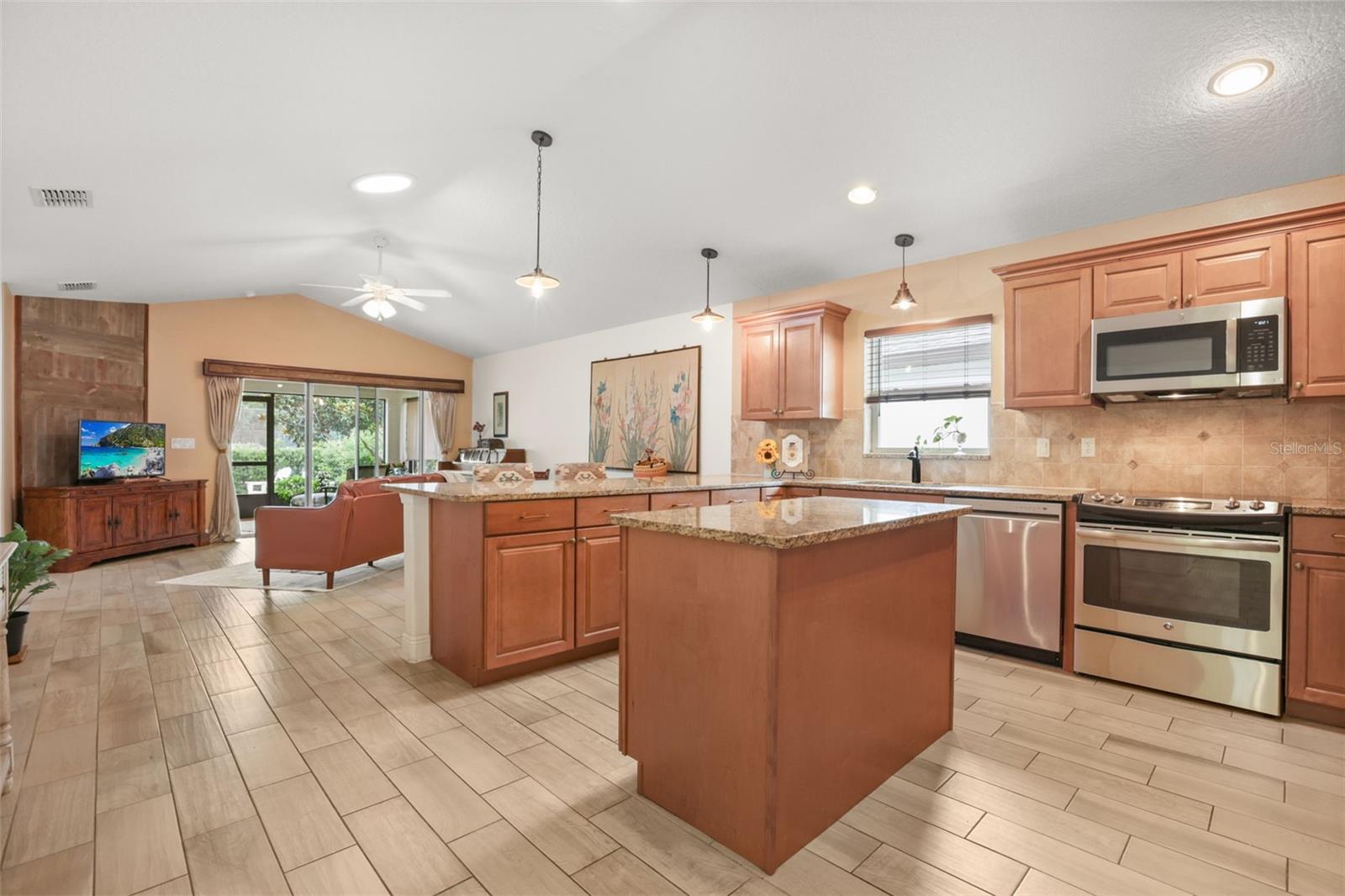 30429 ISLAND CLUB DR, TAVARES, FL, 32778