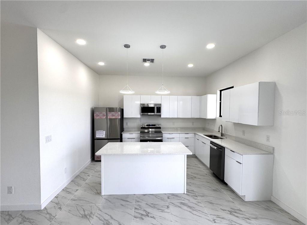 1247 KISMET PKWY W, CAPE CORAL, FL, 33993