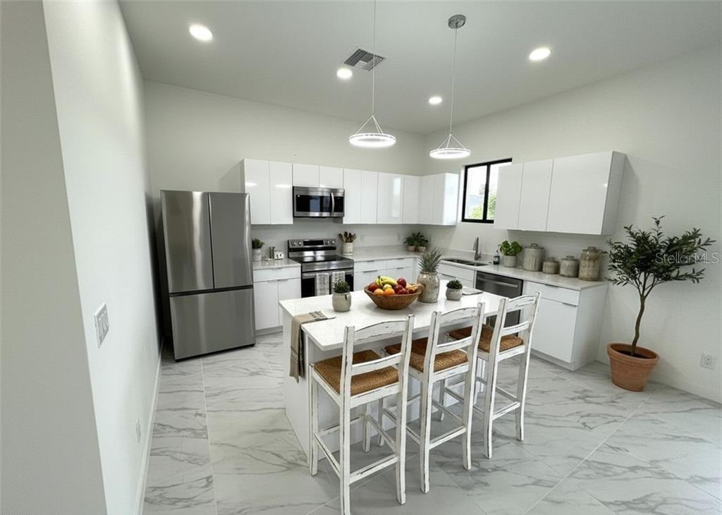 1247 KISMET PKWY W, CAPE CORAL, FL, 33993