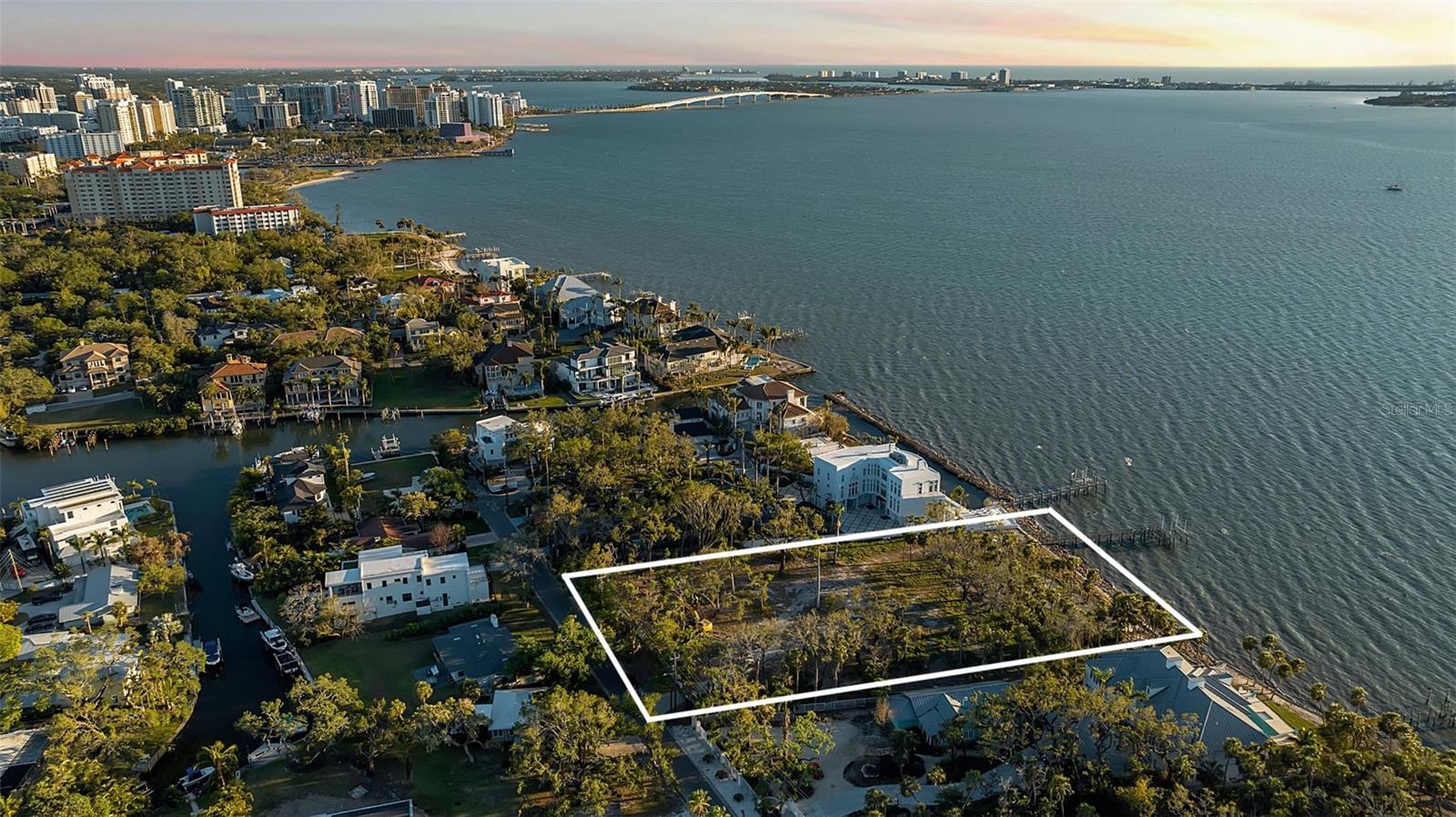2046 ALAMEDA AVE, SARASOTA, FL, 34234